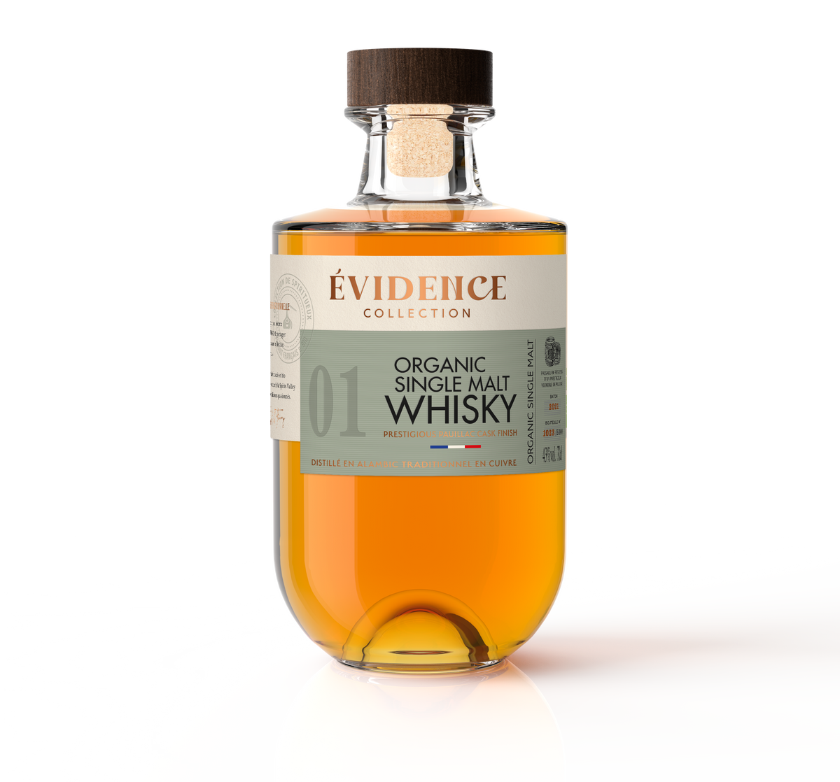 Bouteille de whisky Évidence 01 sur fond noir et blanc