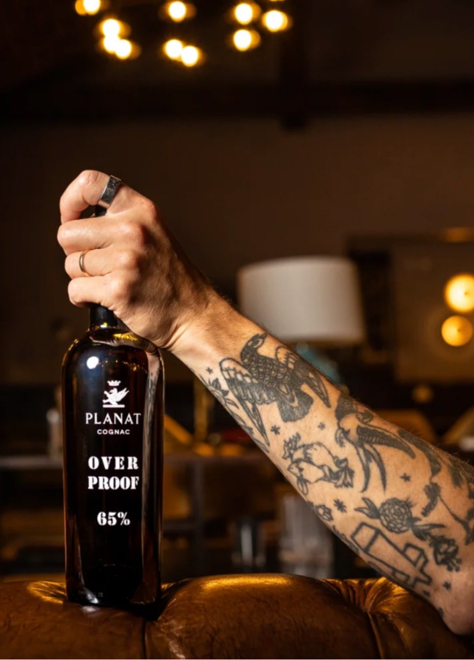 Planat Cognac Over Proof 65 % — bouteille présentée au bar